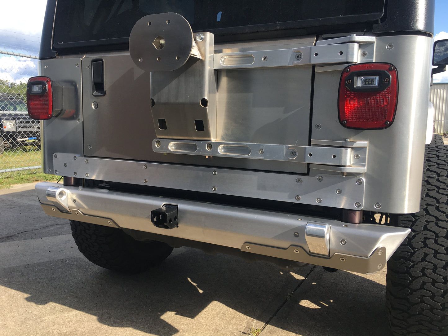 Flux Offroad Jeep TJ/LJ Aluminum Rear Bumper w/ Stainless Steel Rash Guards, Soft Shackle Mounts, and Hitch