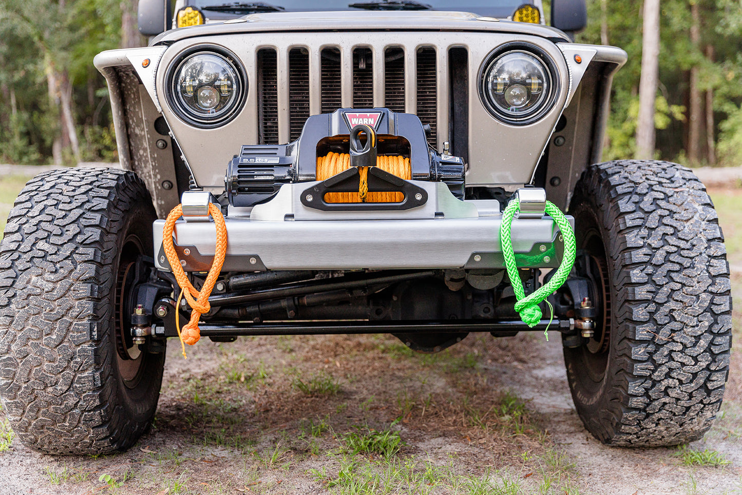 Flux Offroad Jeep TJ/LJ Aluminum Stubby Front Bumper With Stainless Rash Guards And Winch Fairlead Mount